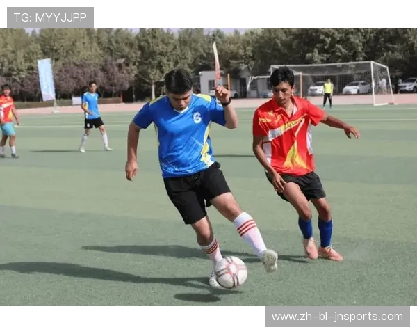 足球比赛中的球员互动与战术灵活性 足球比赛中的球员互动与战术灵活性